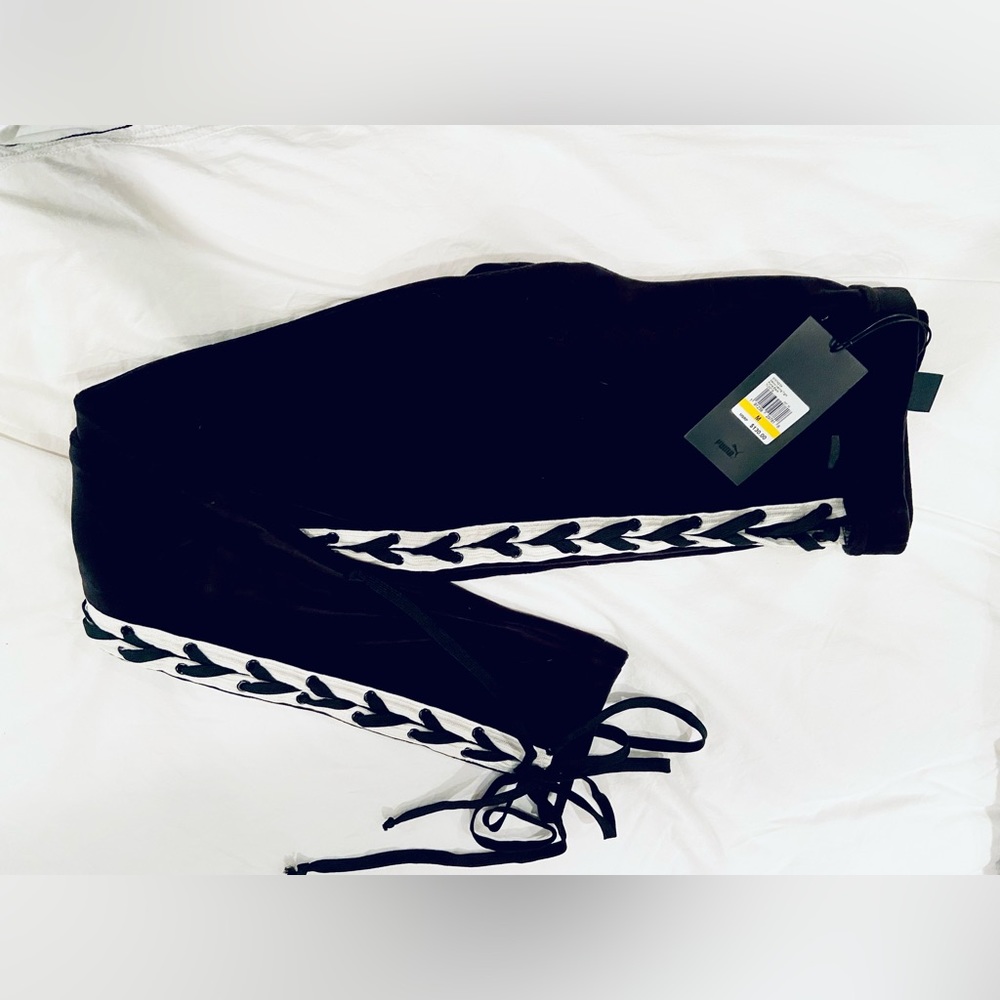 NEW w TAG Fenty by PUMA velour lace up black medium leggings.